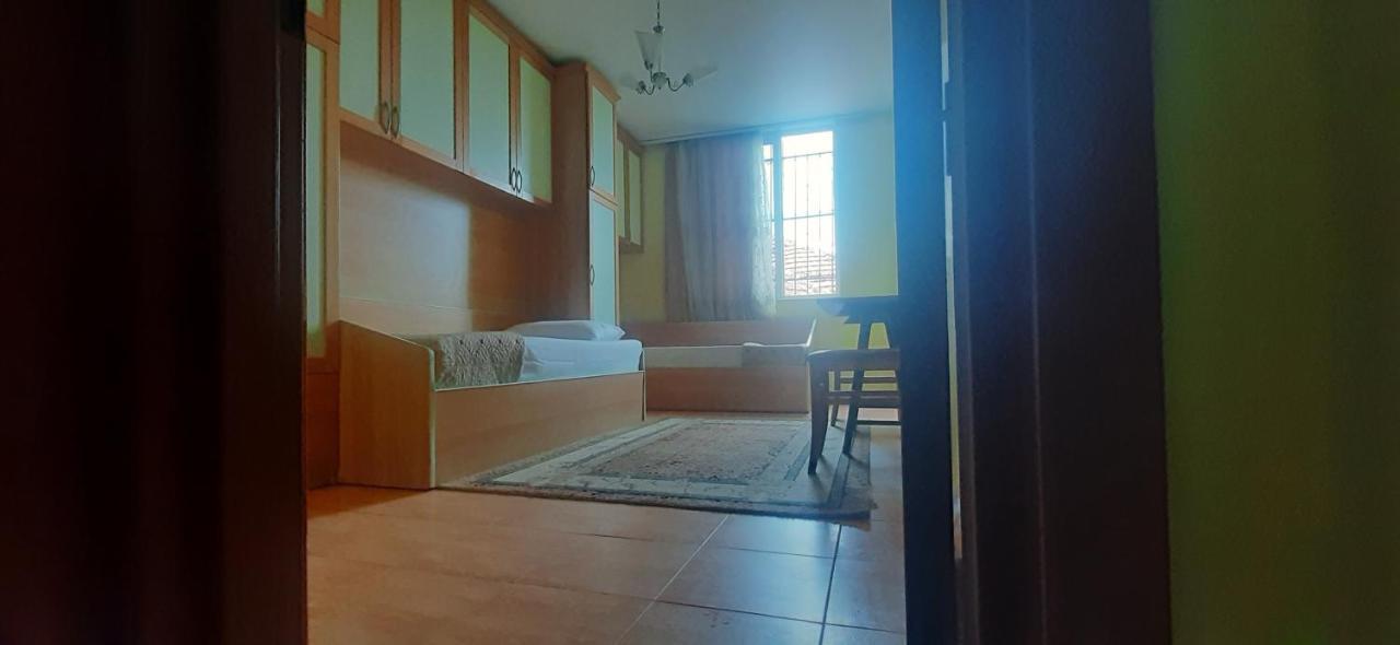 Enki'S Guesthouse Tirana Exteriér fotografie