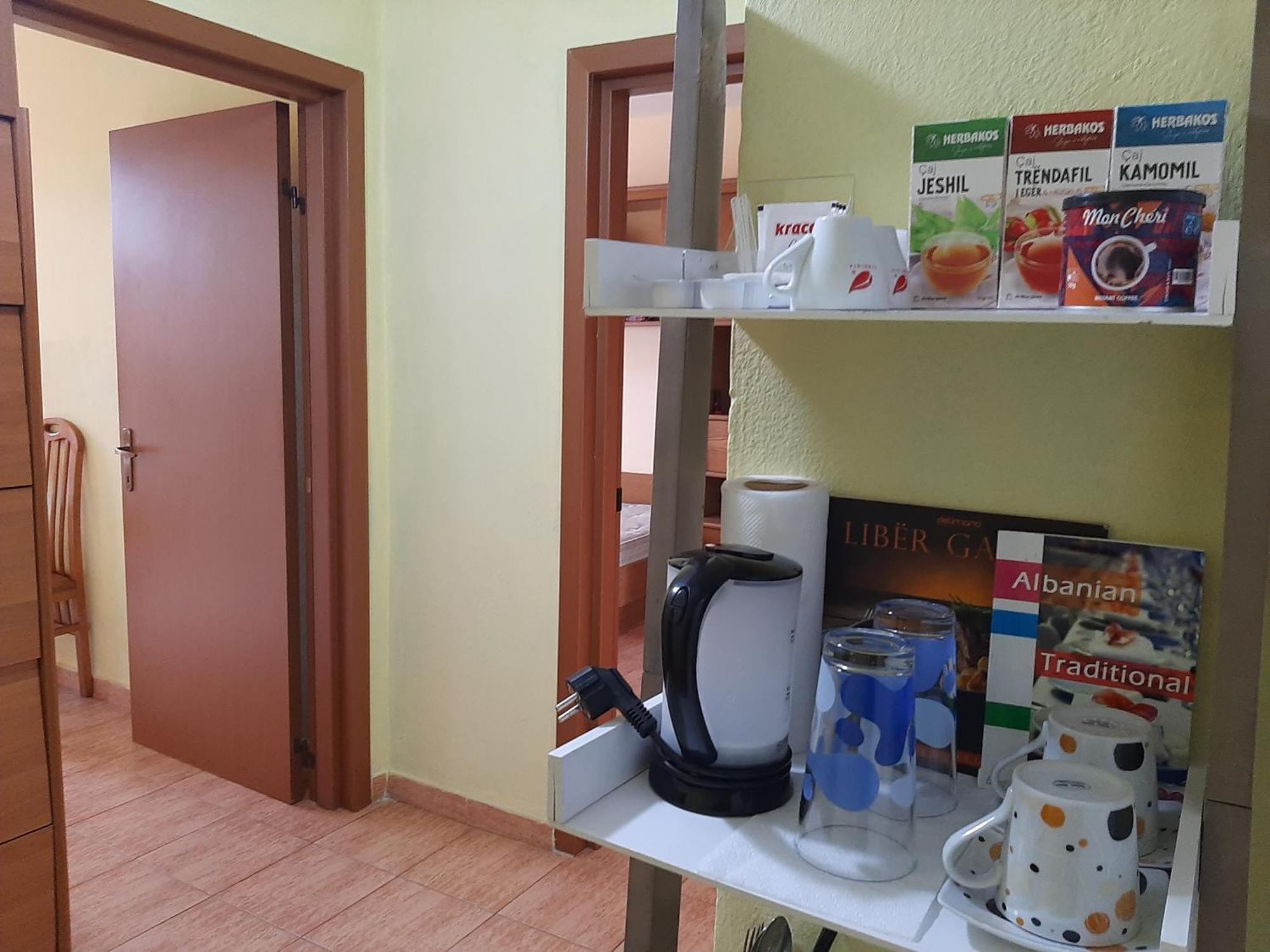 Enki'S Guesthouse Tirana Exteriér fotografie