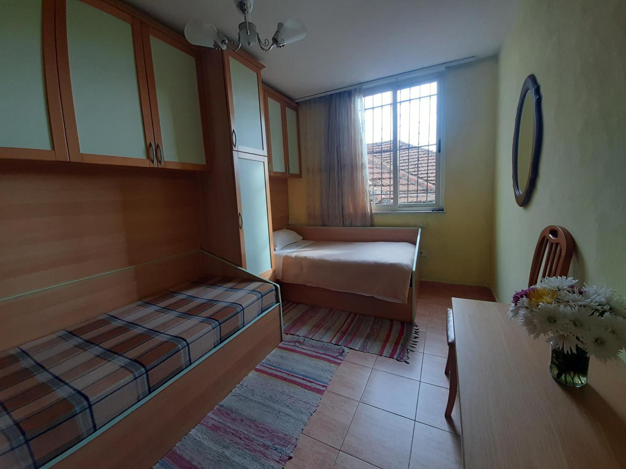 Enki'S Guesthouse Tirana Exteriér fotografie