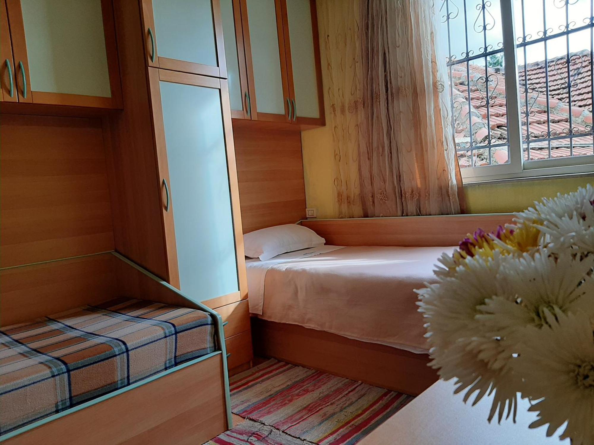 Enki'S Guesthouse Tirana Exteriér fotografie