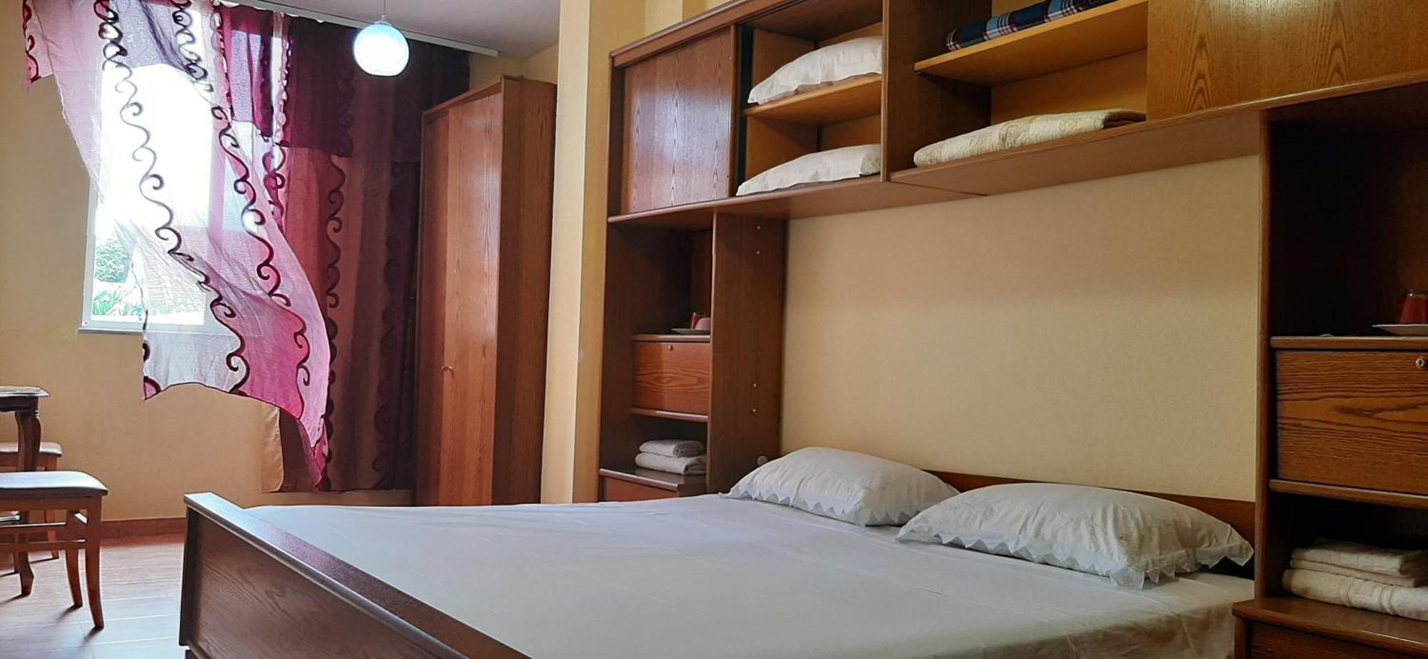Enki'S Guesthouse Tirana Exteriér fotografie